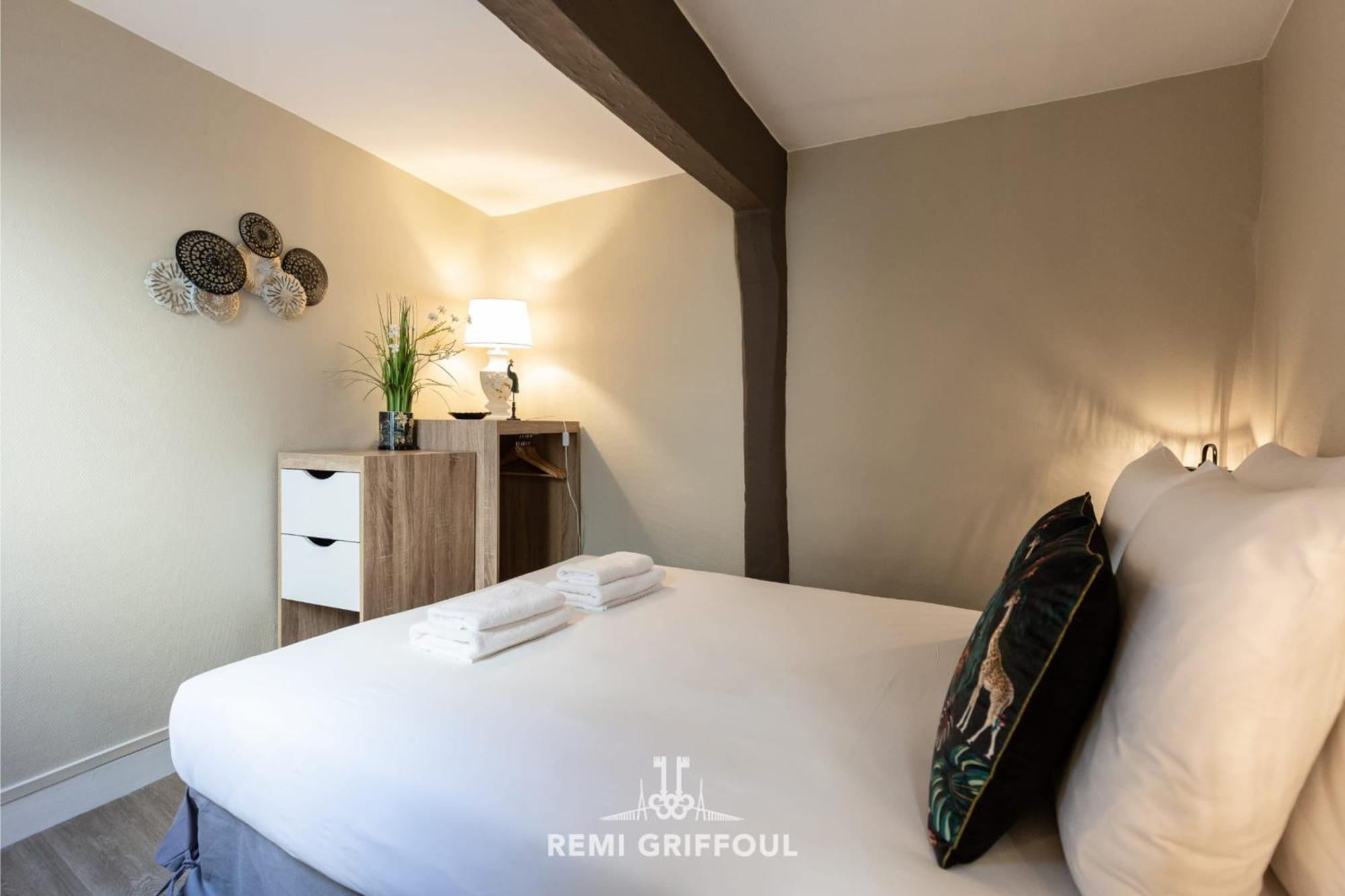 Emeraude Cozy Nest 3 Heart Of Historic District 2 Guests 옹플뢰르 외부 사진
